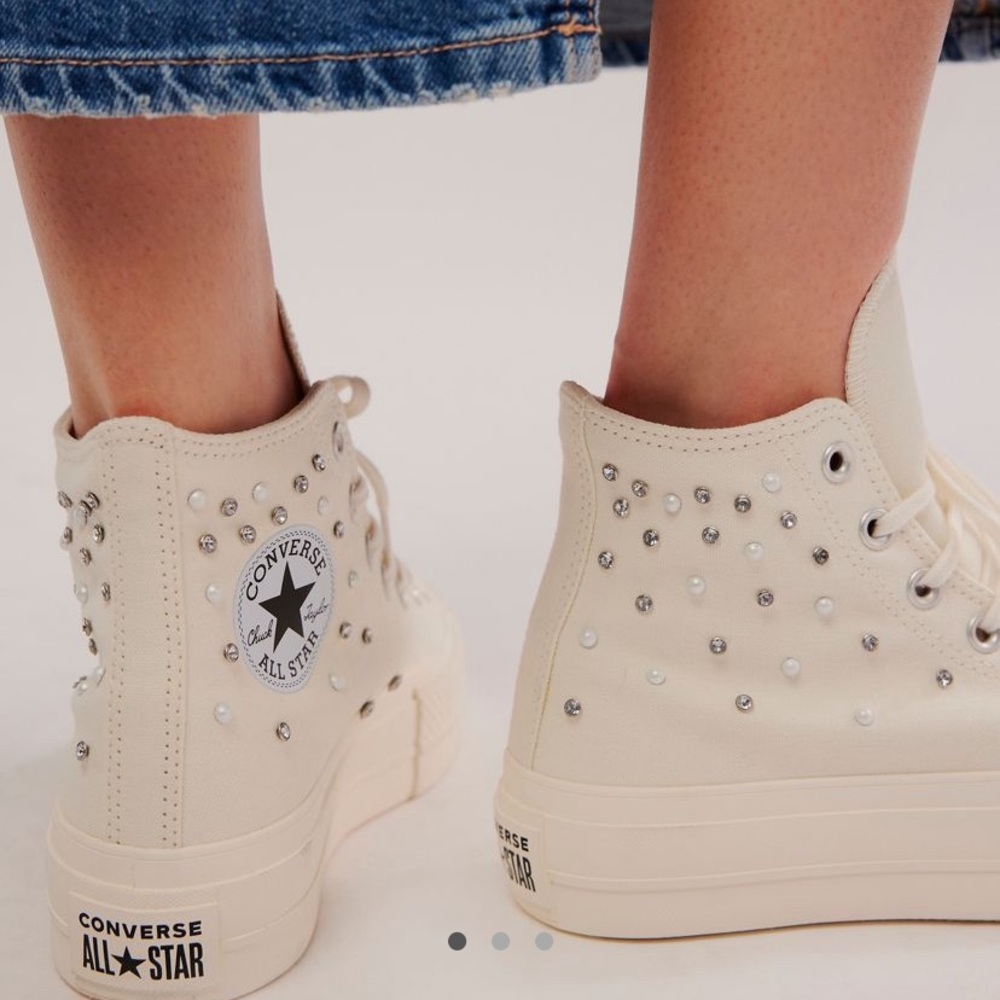NWT Pearl & Rhinestone Converse